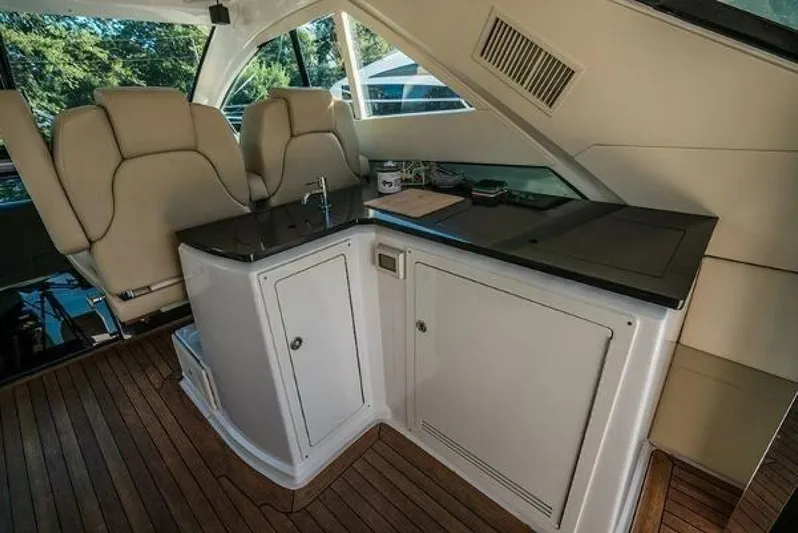 Minutes II Memories Yacht Photos Pics 