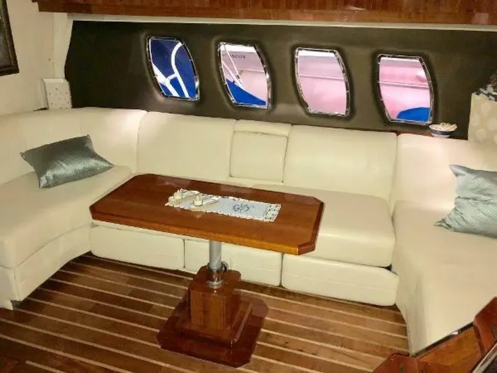 Minutes II Memories Yacht Photos Pics 