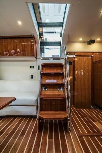 Minutes II Memories Yacht Photos Pics 