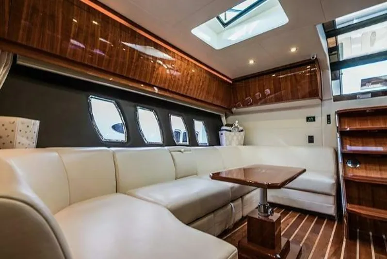 Minutes II Memories Yacht Photos Pics 