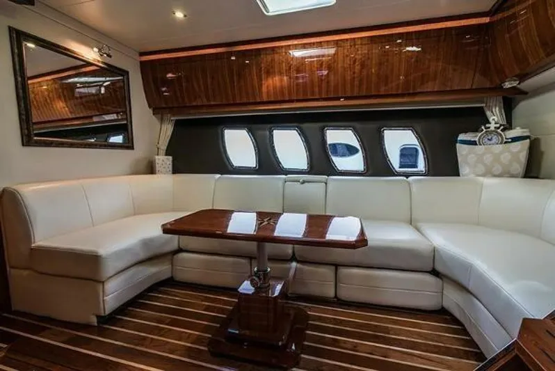 Minutes II Memories Yacht Photos Pics 