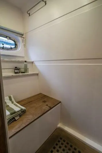 Minutes II Memories Yacht Photos Pics 