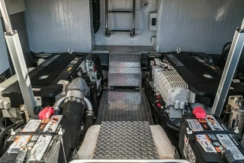 Minutes II Memories Yacht Photos Pics 