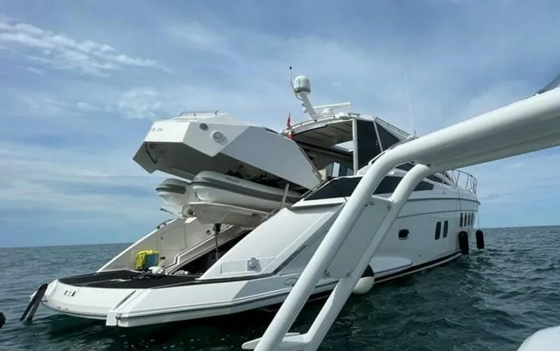 Minutes II Memories Yacht Photos Pics 