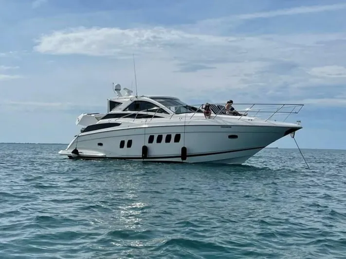 Minutes II Memories Yacht Photos Pics 