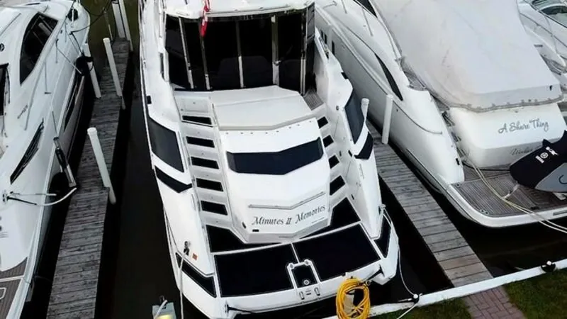 Minutes II Memories Yacht Photos Pics 