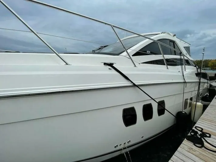 Minutes II Memories Yacht Photos Pics 