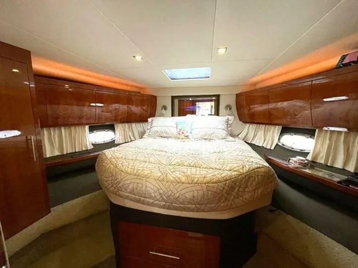 Minutes II Memories Yacht Photos Pics 