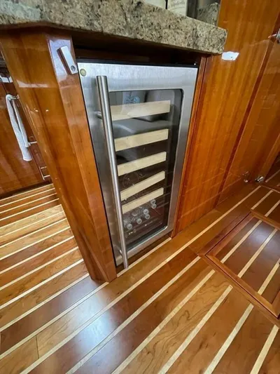 Minutes II Memories Yacht Photos Pics 