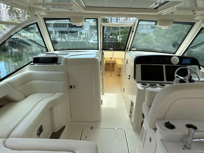 37 Grady White Freedom Yacht Photos Pics Interior of 2017 Grady-White Freedom 375 boat with modern helm and seating.