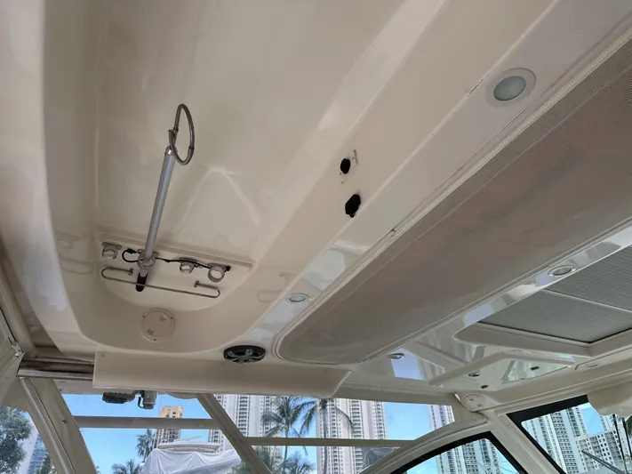37 Grady White Freedom Yacht Photos Pics 2017 Grady-White Freedom 375 boat interior ceiling with hatch and lighting.
