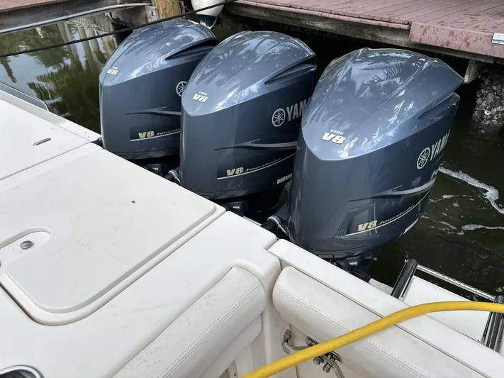37 Grady White Freedom Yacht Photos Pics Triple Yamaha V8 outboard engines on a 2017 Grady-White Freedom 375 boat.