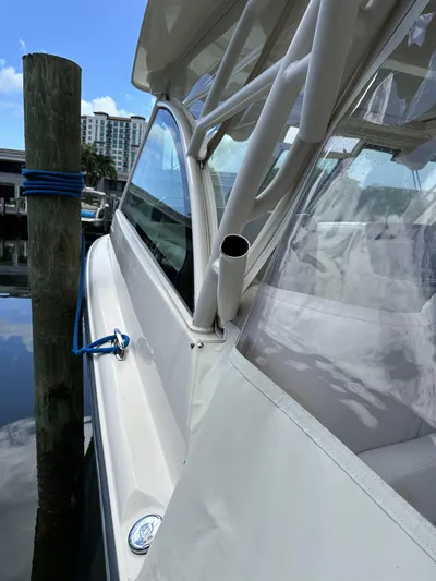 37 Grady White Freedom Yacht Photos Pics 2017 Grady-White Freedom 375 boat docked, side view with clear skies.