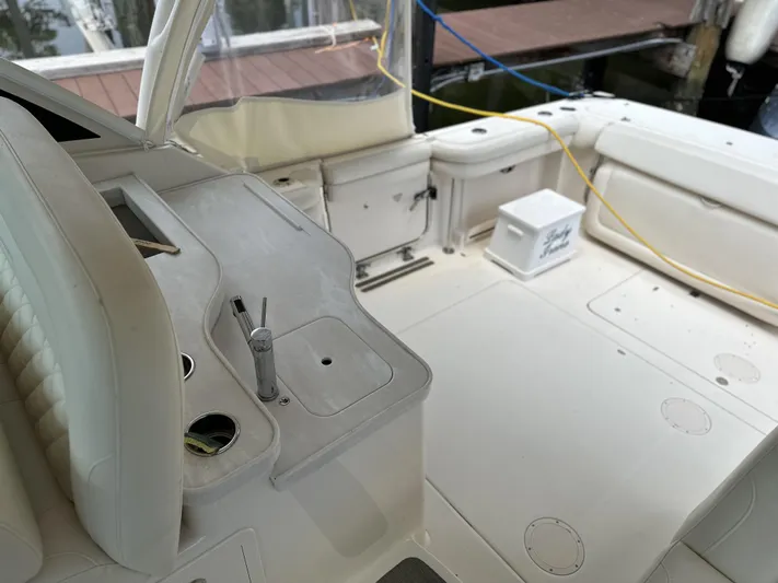 37 Grady White Freedom Yacht Photos Pics 2017 Grady-White Freedom 375 boat interior with seating and storage areas.