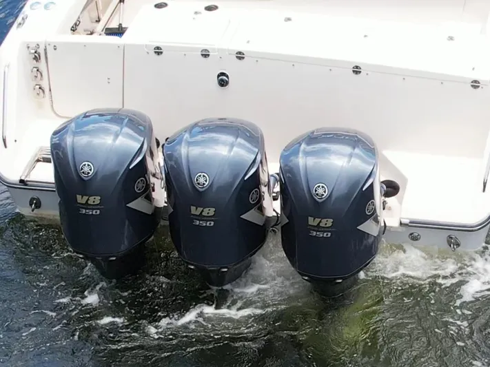 37 Grady White Freedom Yacht Photos Pics 