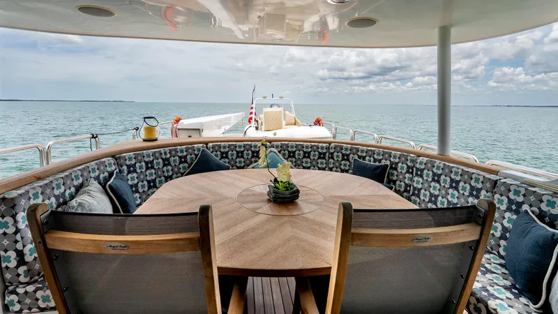 Bravo Yacht Photos Pics 