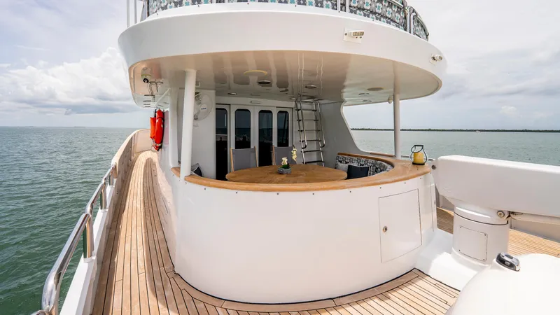 Bravo Yacht Photos Pics 