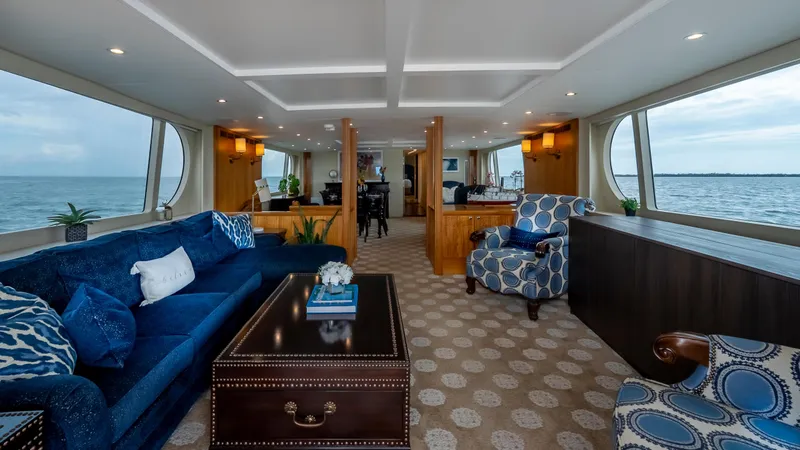 Bravo Yacht Photos Pics 