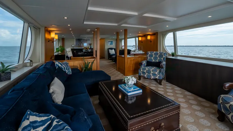 Bravo Yacht Photos Pics 