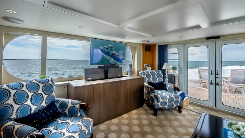 Bravo Yacht Photos Pics 