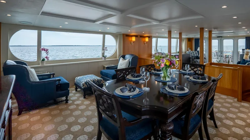 Bravo Yacht Photos Pics 