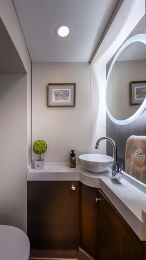 Bravo Yacht Photos Pics Day Head