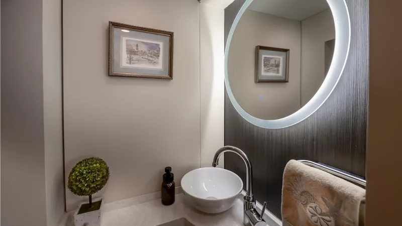 Bravo Yacht Photos Pics 