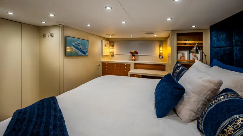 Bravo Yacht Photos Pics 