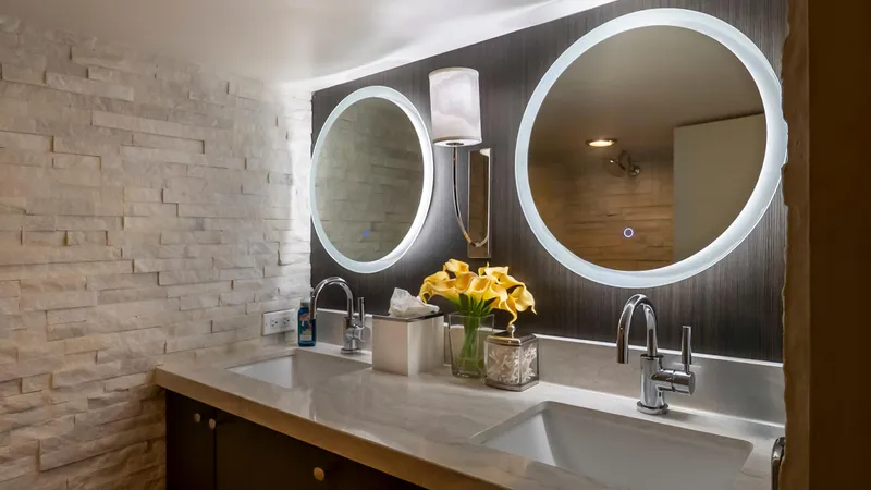 Bravo Yacht Photos Pics 