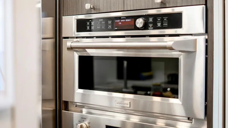 Bravo Yacht Photos Pics 