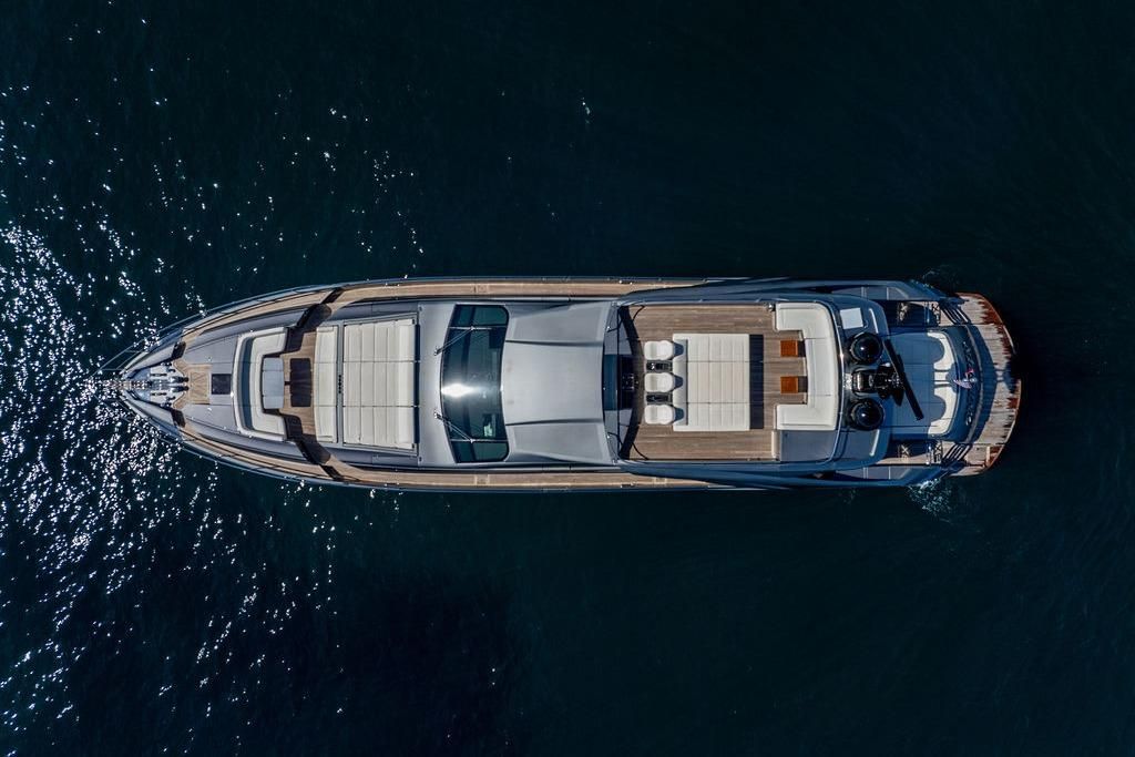 2019 Pershing 92 