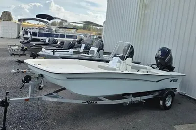 Mako Pro Skiff 17 CC