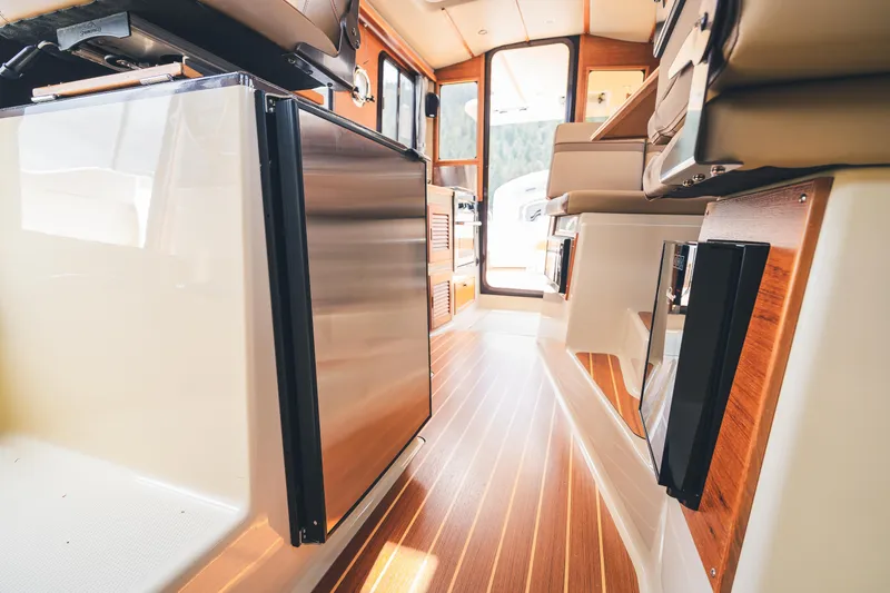 Ambraden Yacht Photos Pics 