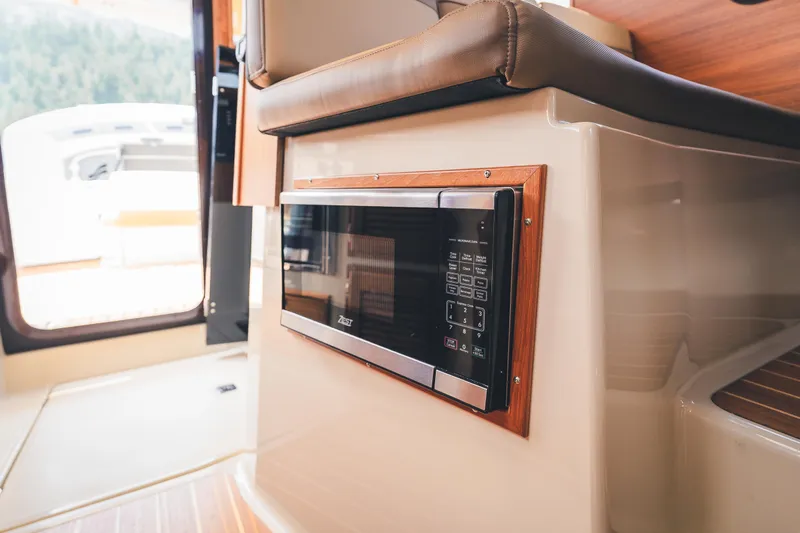 Ambraden Yacht Photos Pics 