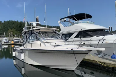 Grady-White 330 Express