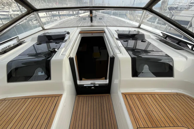  Yacht Photos Pics Hanse 588 yacht cockpit, 2018 model, featuring sleek design and teak flooring.