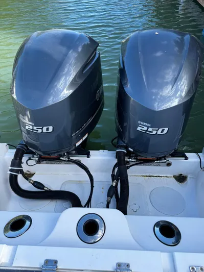 Yacht Photos Pics Twin Yamaha 250 engines on a 2020 Sea Fox 288 Commander boat.