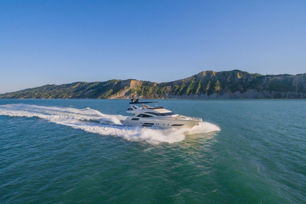 2015 Dominator 80 