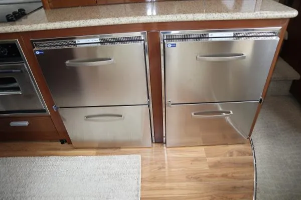  Yacht Photos Pics 56' Carver Voyager - Galley