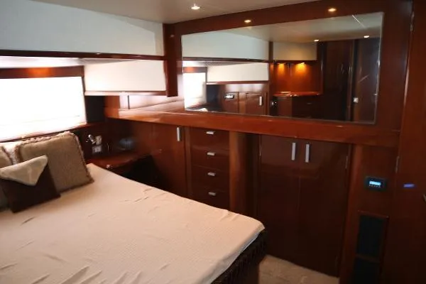  Yacht Photos Pics 56' Carver Voyager - Cabin