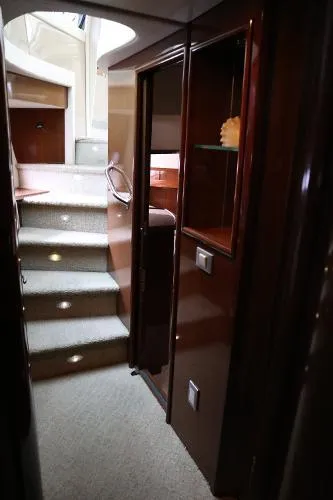  Yacht Photos Pics 56' Carver Voyager - Stairs