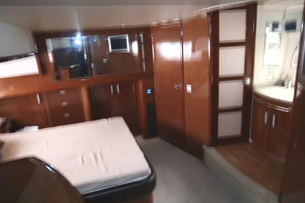  Yacht Photos Pics 56' Carver Voyager - Cabin