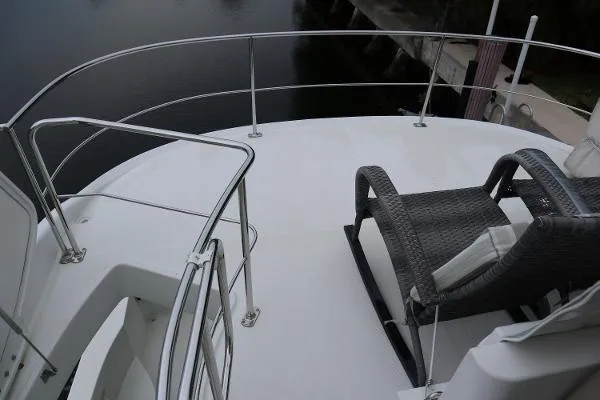  Yacht Photos Pics 56' Carver Voyager -