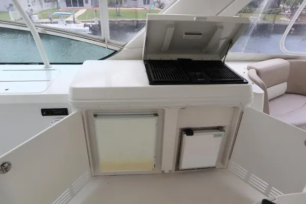  Yacht Photos Pics 56' Carver Voyager -