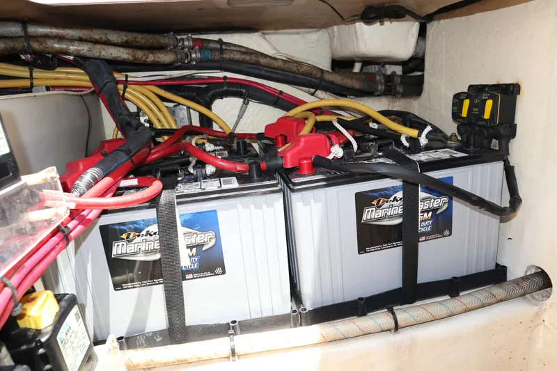  Yacht Photos Pics 56' Carver Voyager - Engine Room