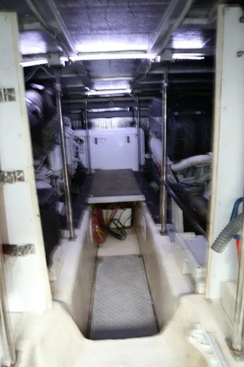  Yacht Photos Pics 56' Carver Voyager - Engine Room