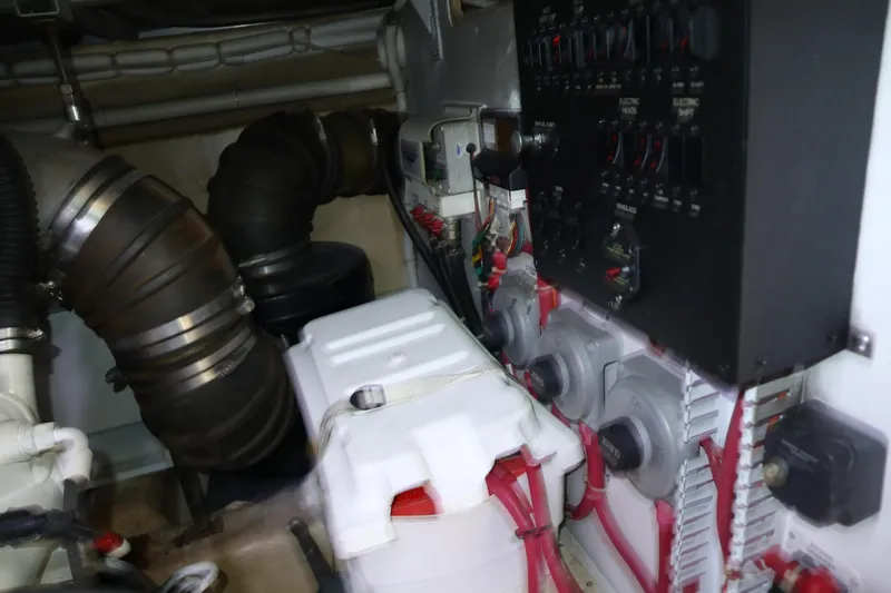  Yacht Photos Pics 56' Carver Voyager - Engine Room