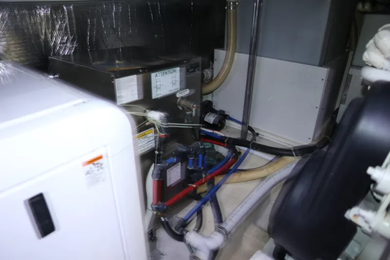  Yacht Photos Pics 56' Carver Voyager - Engine Room