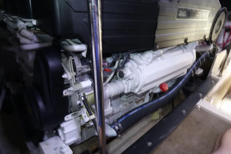  Yacht Photos Pics 56' Carver Voyager - Engine Room