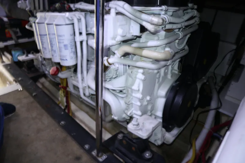 Yacht Photos Pics 56' Carver Voyager - Engine Room